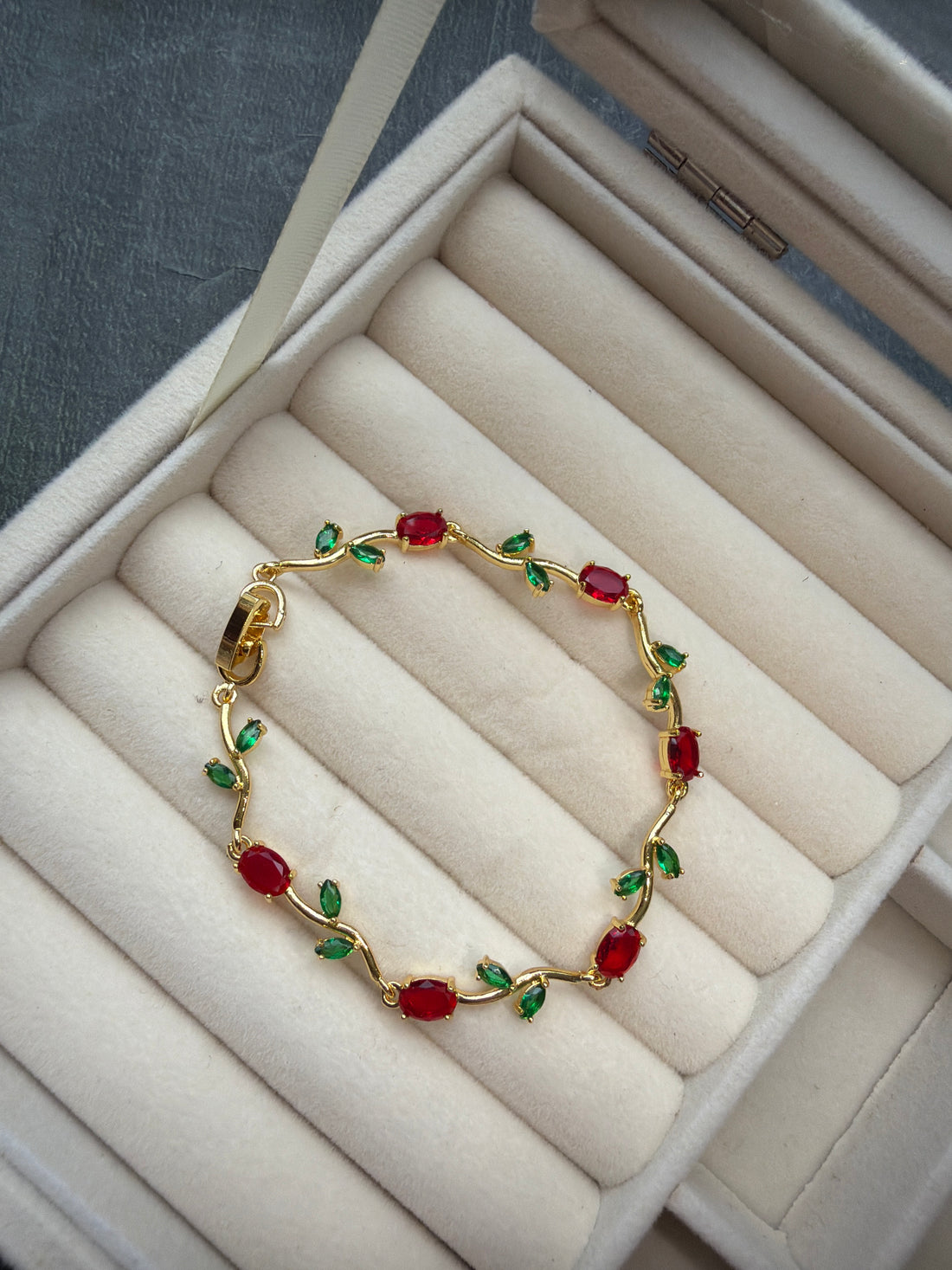 Red & Green Tulip Bracelet