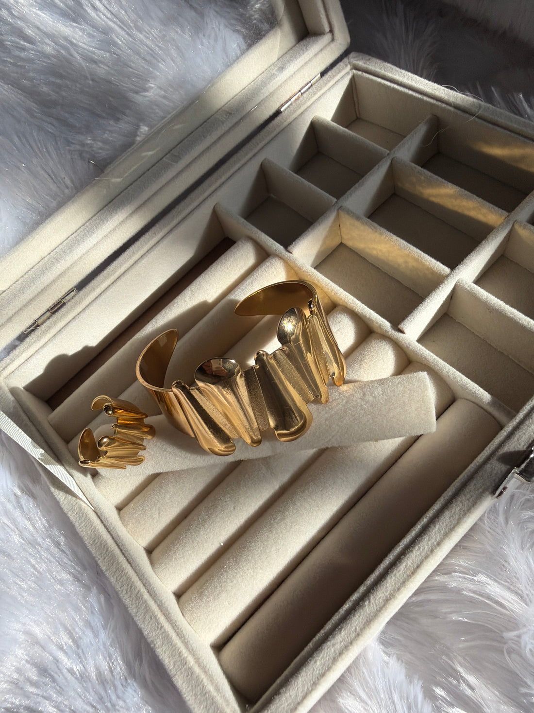 Drop Handcuff with Ring