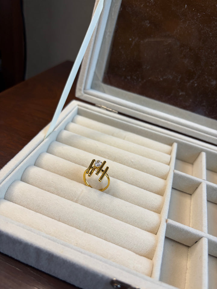 Regal Ring