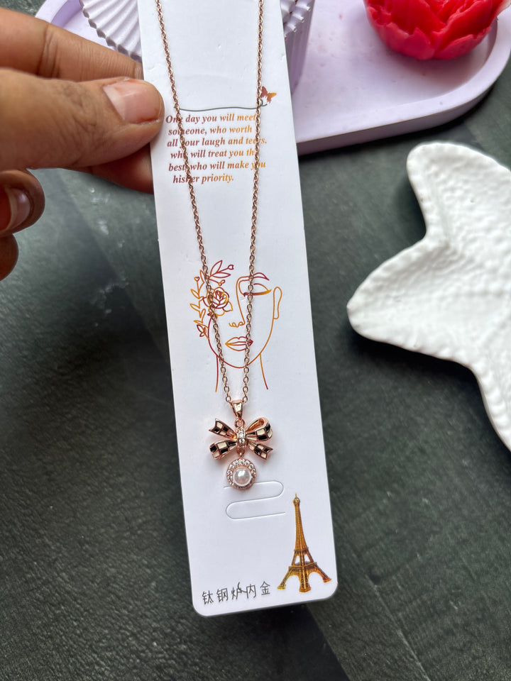 Bow Pearl Necklace