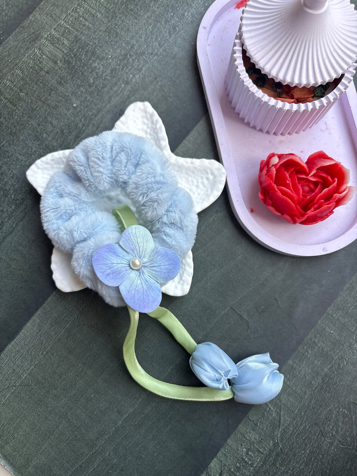 Tulip Scrunchie blue