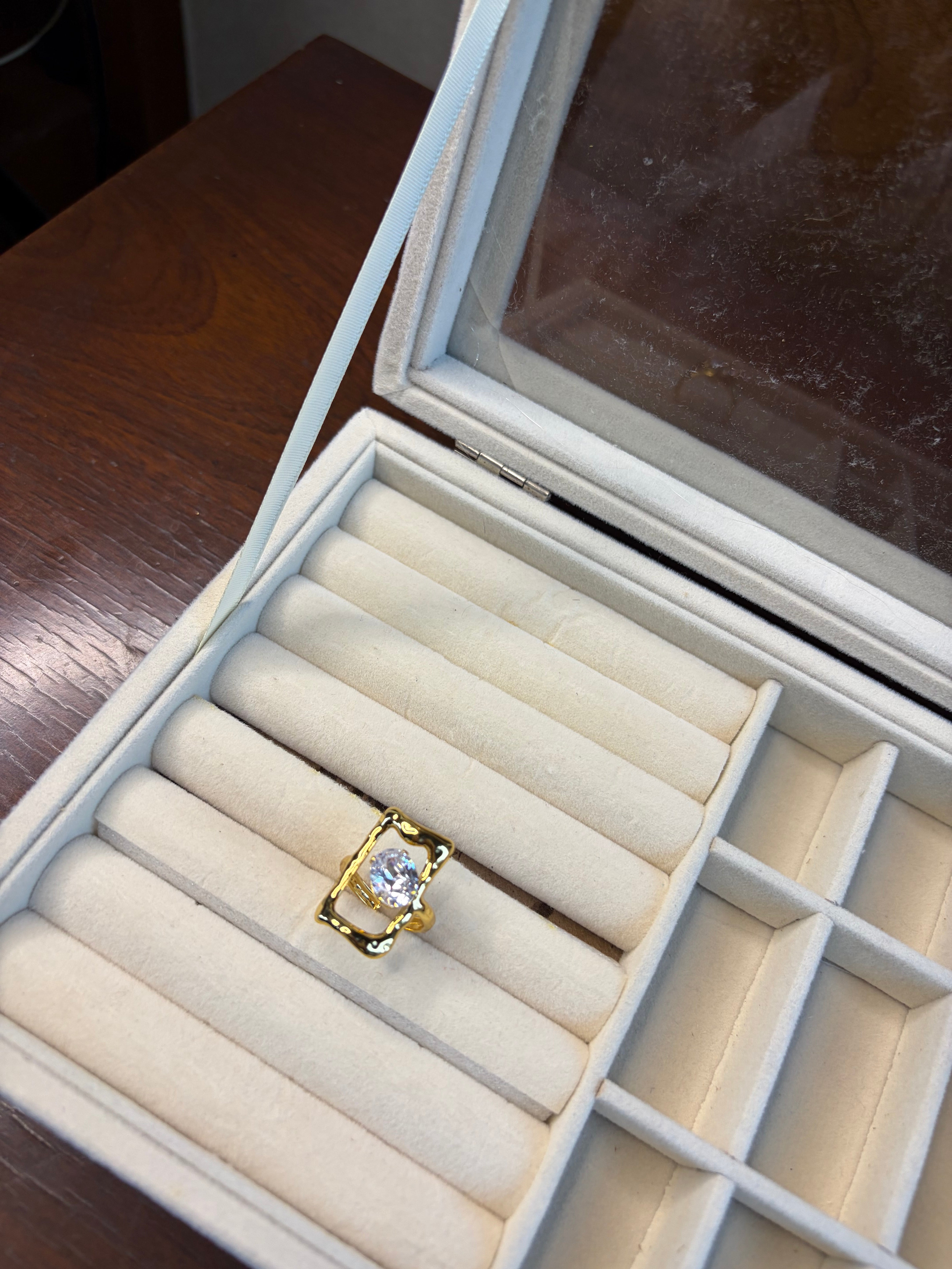 Royal Frame Ring