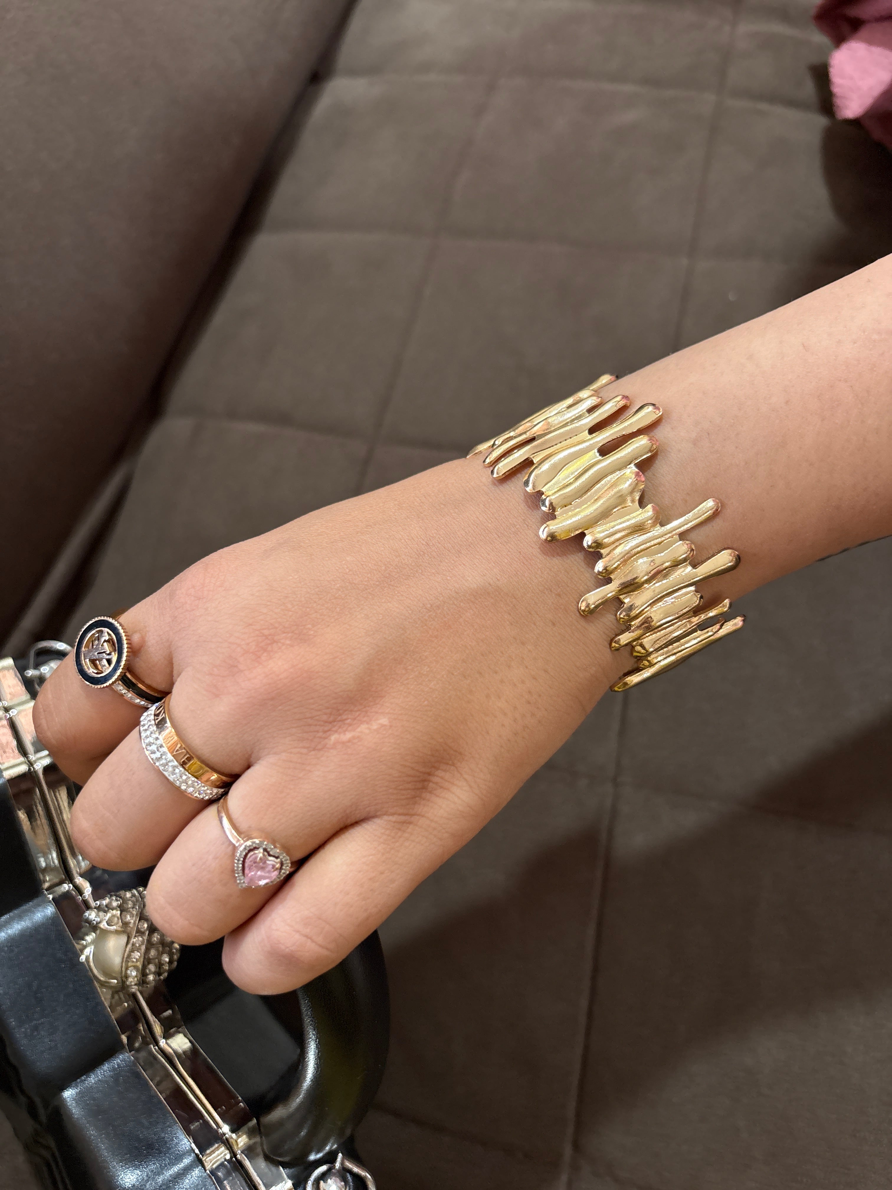 Golden Drops Handcuff