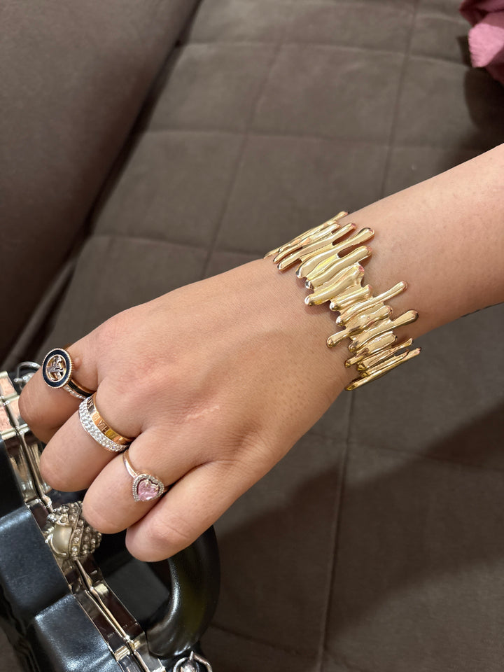 Golden Drops Handcuff