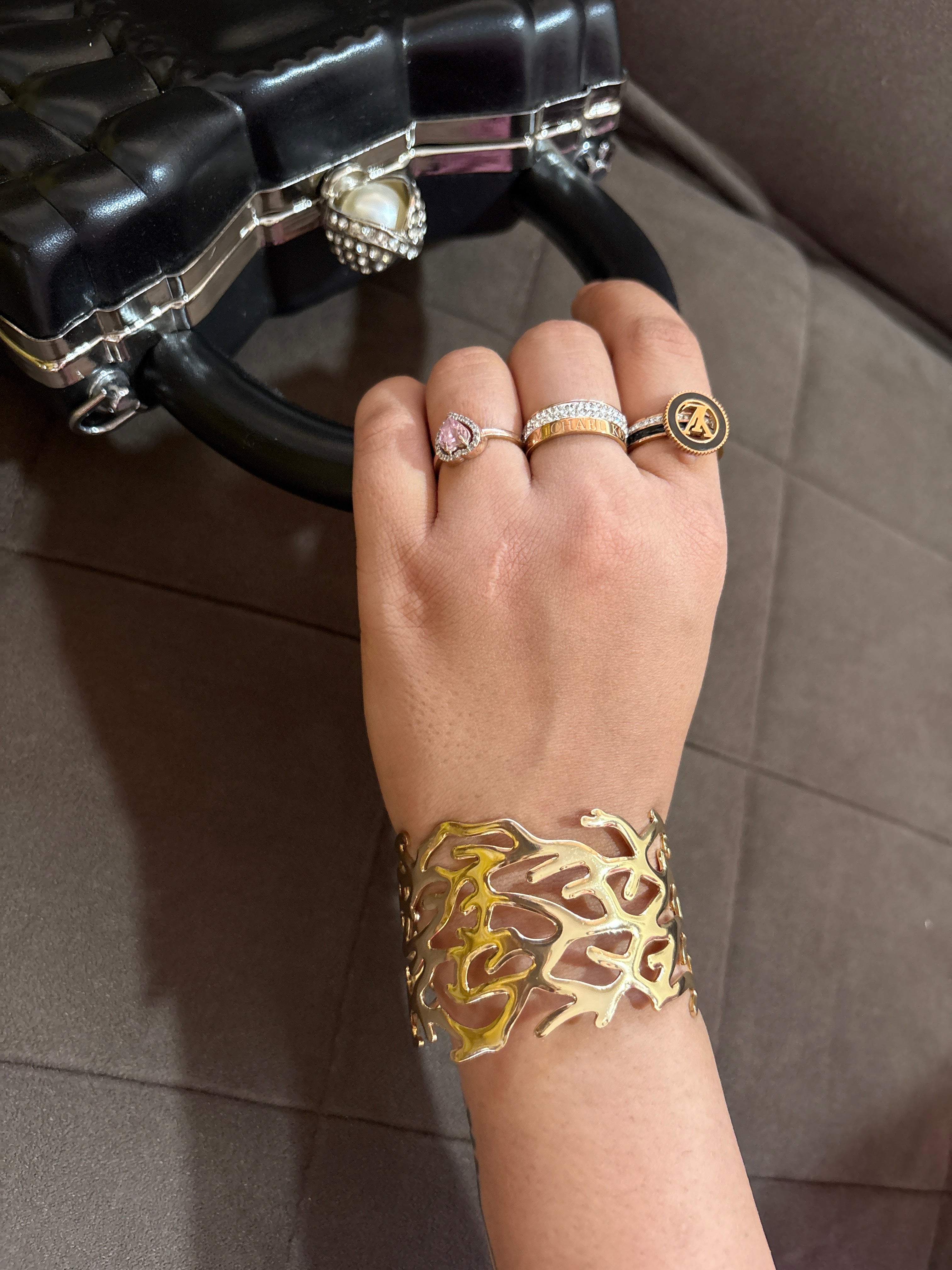 Golden Spider Handcuff