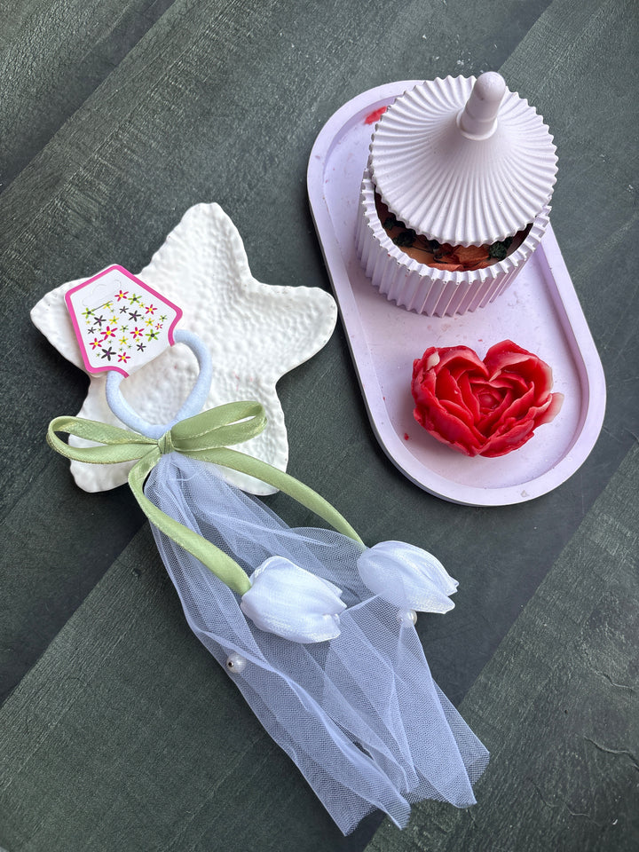 Tulip Bow Rubber Band White