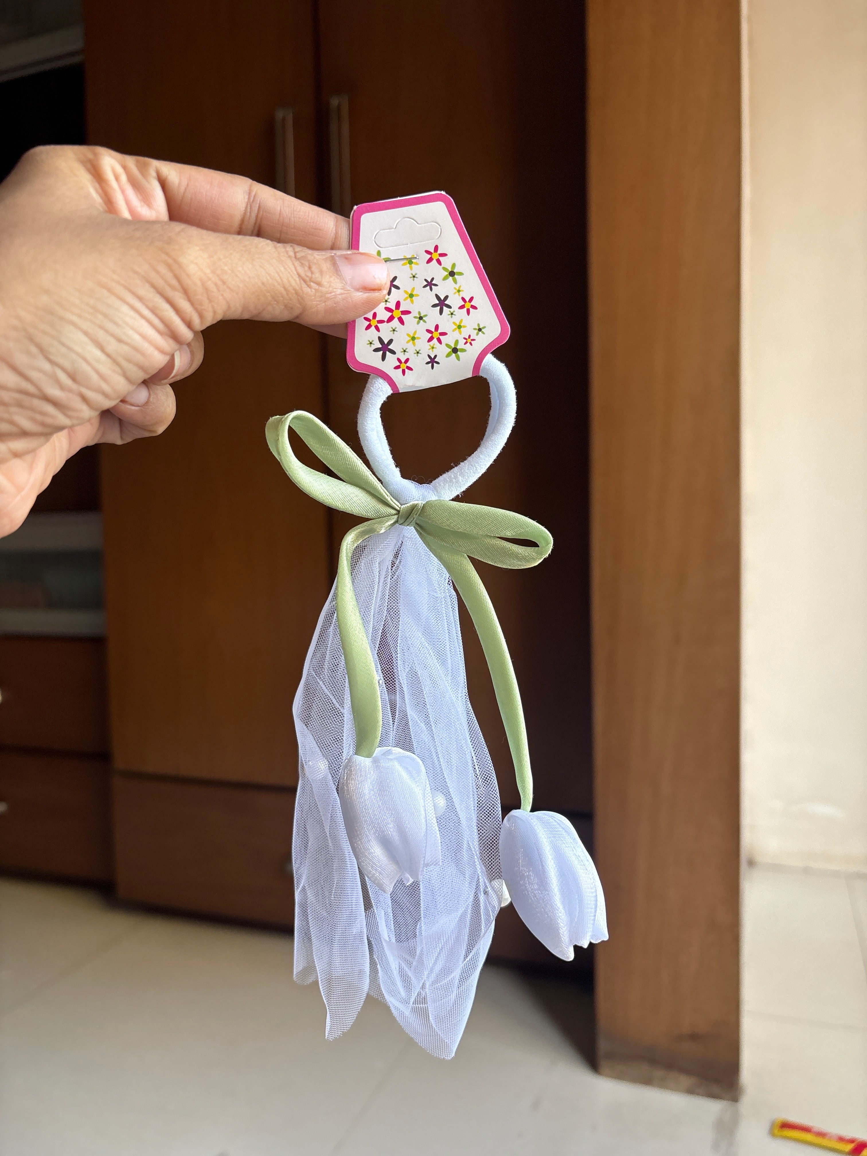 Tulip Bow Rubber Band White