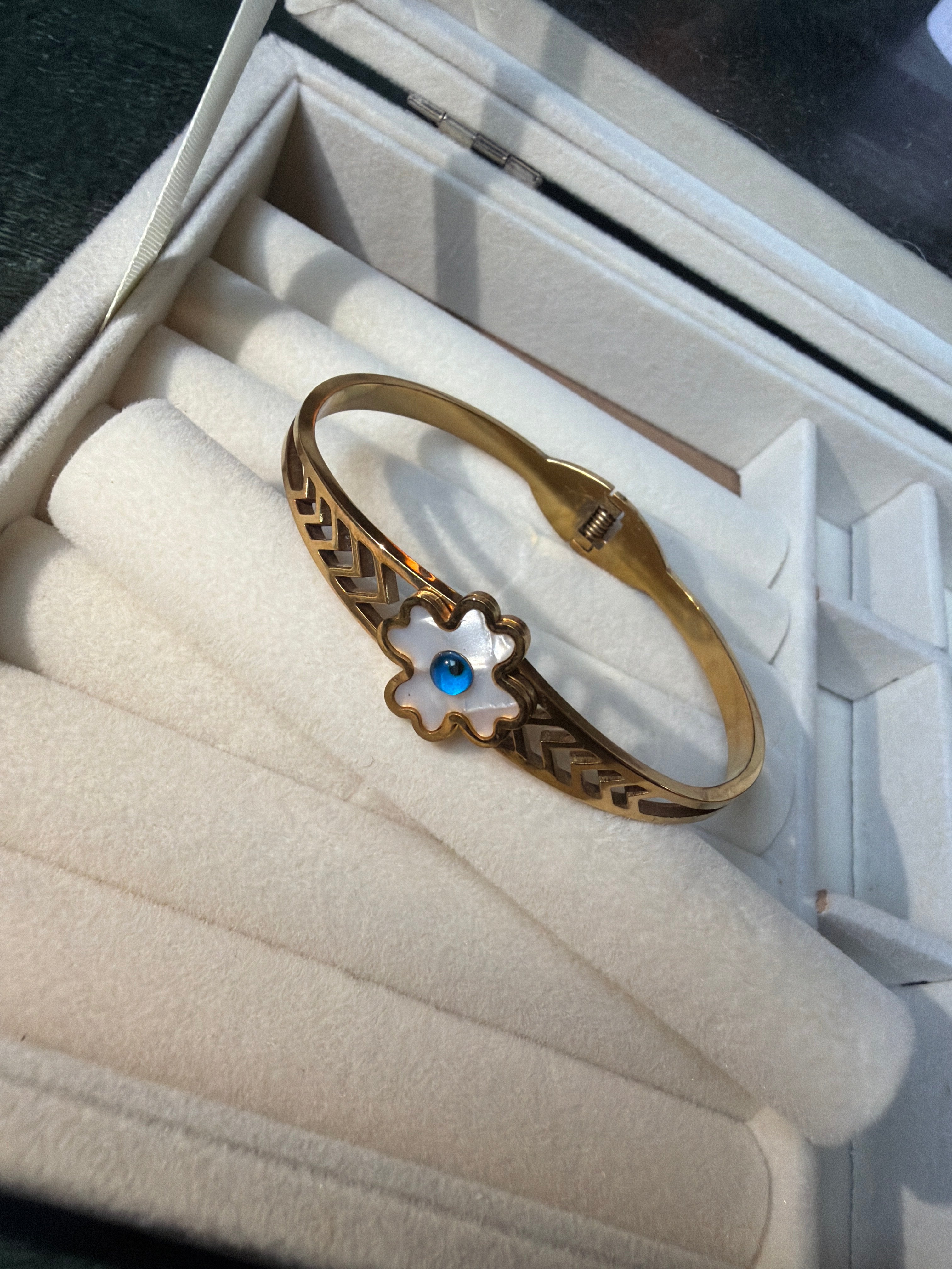 Flora Eye Bracelet