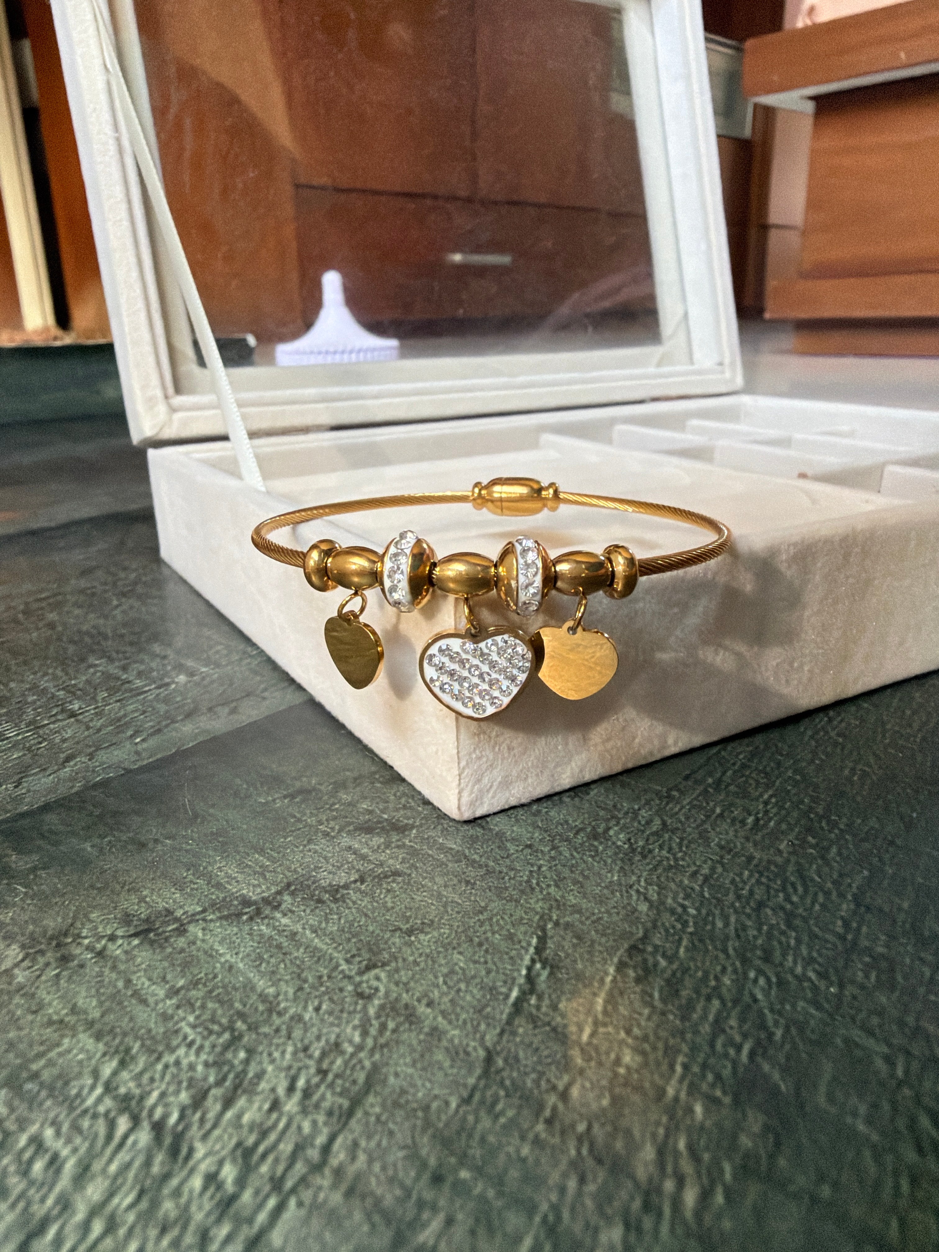 Heart Charm Gold Bracelet