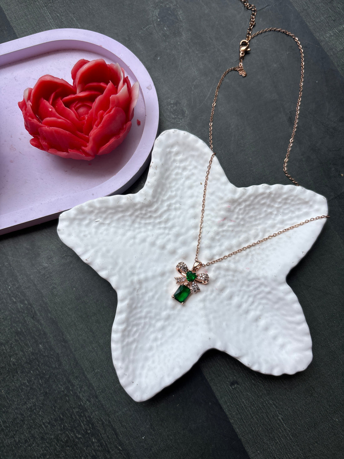 Bow Crystal Green Necklace